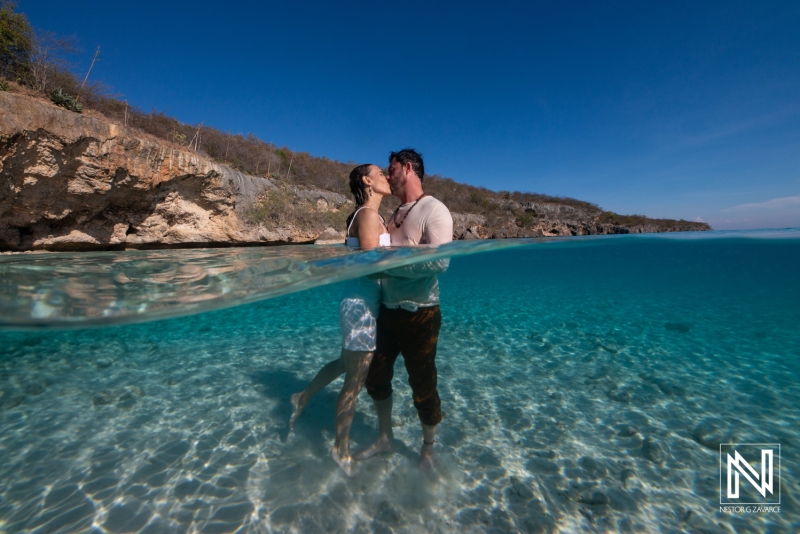Bride and Groom underwater shot at Cas Abao