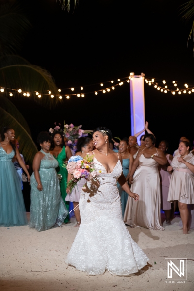 Bouquet toss