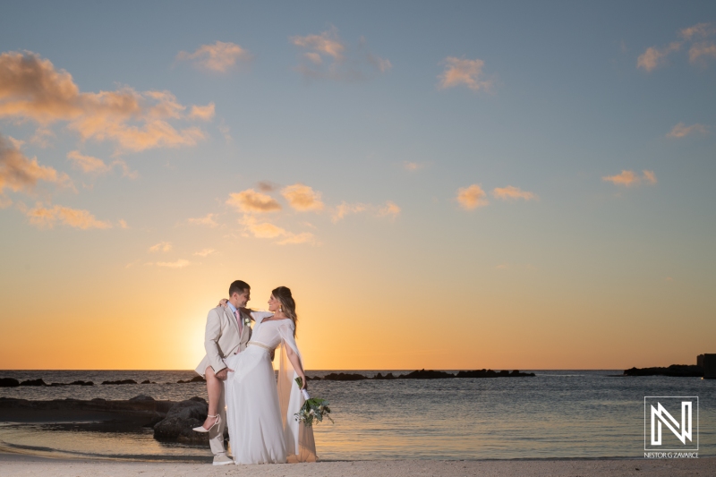 Bride and groom sunset photoshoot session