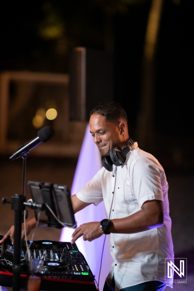 DJ