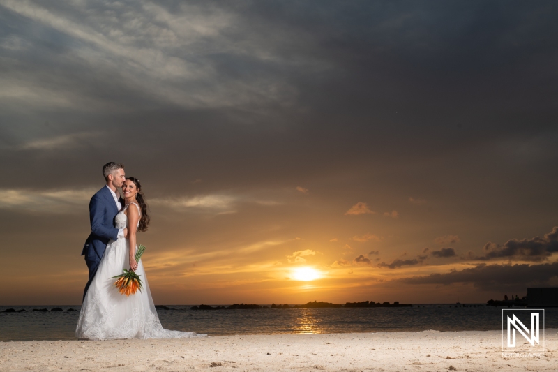 Bride and groom sunset photoshoot session