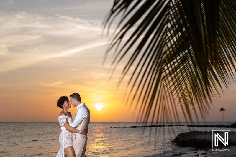 Wedding couple sunset photoshoot