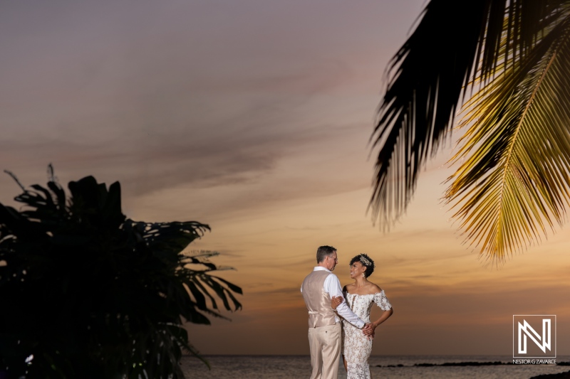 Wedding couple sunset photoshoot