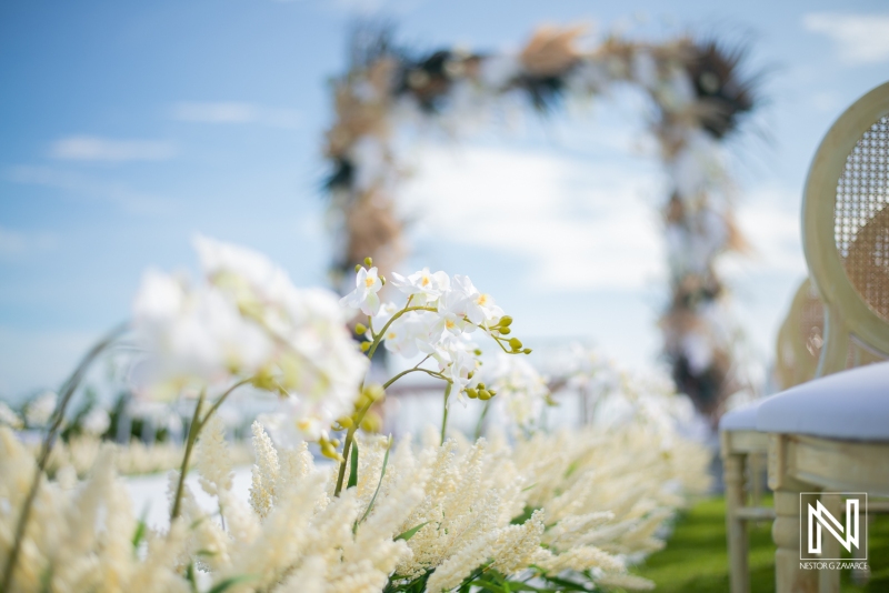 white flowers wedding decor at golf course