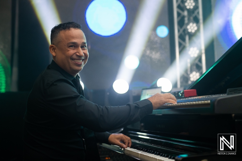 Gino Coelho and friends band curacao at wedding party