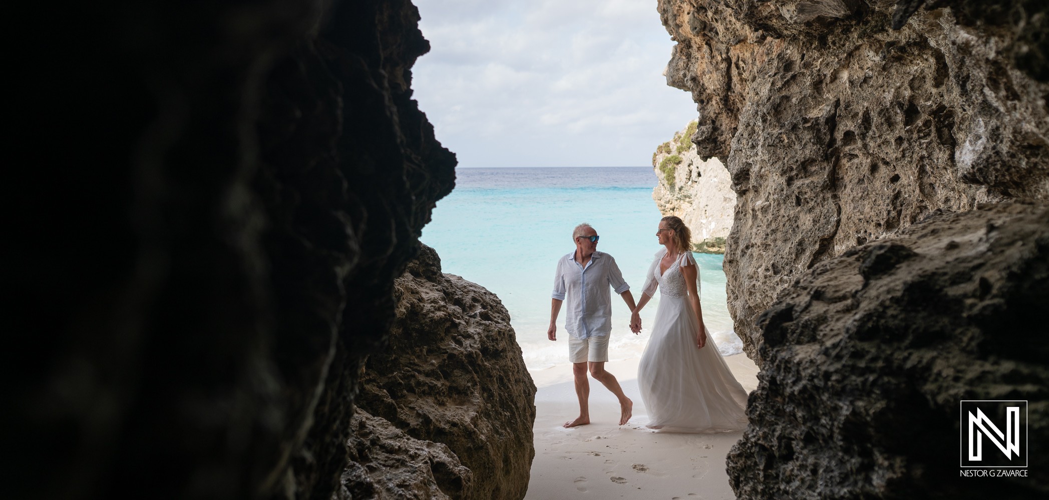 Cas Abao Beach trash the dress photography in Curacao